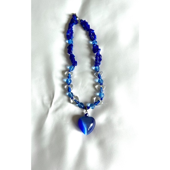 GORGEOUS BLUE GLASS HEART BEADED PENDANT NECKLACE VINTAGE Y2K/ 16" - Picture 2 of 9